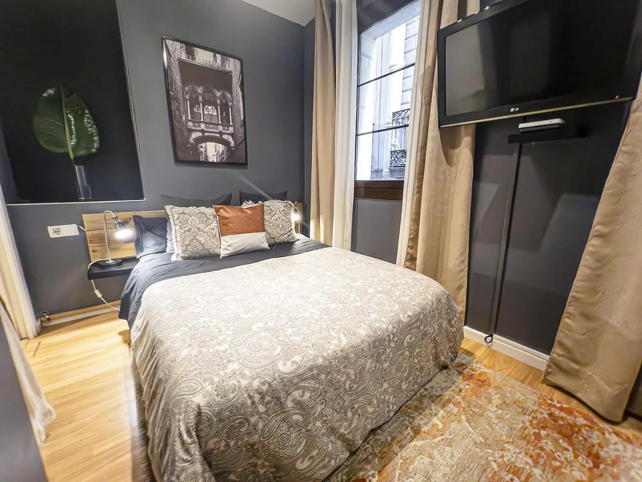 Cozy Apartment In The Gothic Quarter Of Barcelona