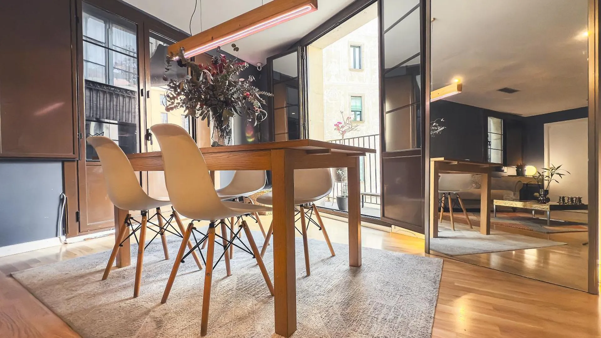 Cozy Apartment In The Gothic Quarter Of Barcelona